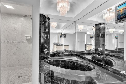 Купить кондоминиум в Халландейл-Бич, Флорида 2 спальни, 181.62м2, № 1963723 - фото 20