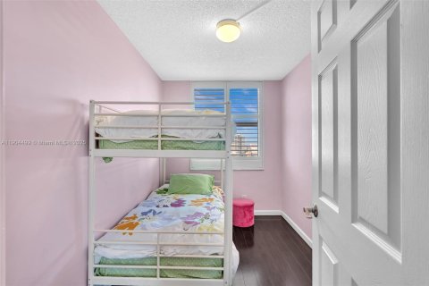 Купить кондоминиум в Халландейл-Бич, Флорида 2 спальни, 181.62м2, № 1963723 - фото 29