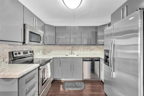 Купить кондоминиум в Халландейл-Бич, Флорида 2 спальни, 181.62м2, № 1963723 - фото 7