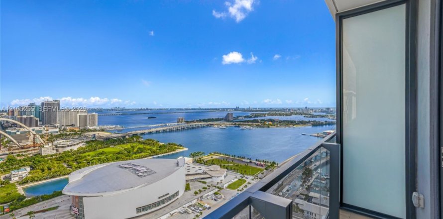 Studio à Condo à Miami, Floride  № 2424886