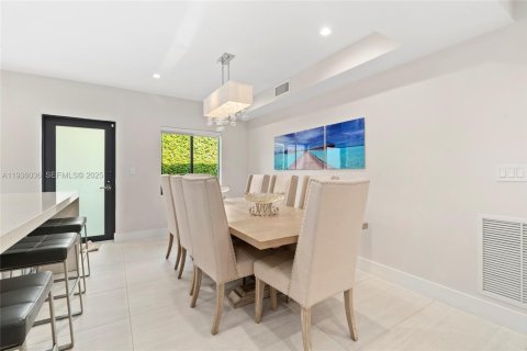 Купить виллу или дом в Майами-Бич, Флорида 4 спальни, 199.93м2, № 1994157 - фото 11