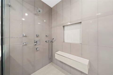 Купить виллу или дом в Майами-Бич, Флорида 4 спальни, 199.93м2, № 1994157 - фото 27