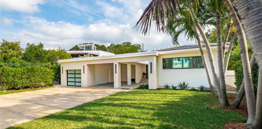 Дом в Майами-Бич, Флорида 4 спальни, 199.93м2 № 1994157