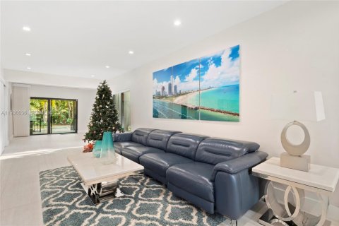 Купить виллу или дом в Майами-Бич, Флорида 4 спальни, 199.93м2, № 1994157 - фото 13