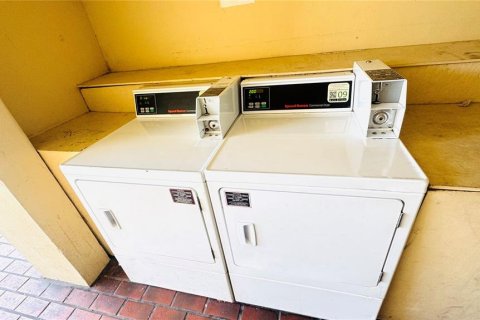 Снять в аренду квартиру в Орландо, Флорида 3 комнаты, 25.64м2, № 1800248 - фото 6