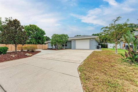 Casa en alquiler en Bradenton, Florida, 3 dormitorios, 177.63 m2 № 1881430 - foto 1