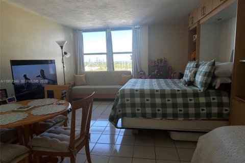 Купить кондоминиум в Майами-Бич, Флорида 52.58м2, № 2019771 - фото 8