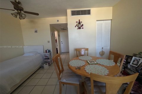 Купить кондоминиум в Майами-Бич, Флорида 52.58м2, № 2019771 - фото 9