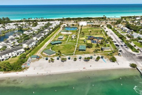 Townhouse in Fort Pierce, Florida 2 bedrooms, 204.48 sq.m. № 1101978 - photo 1