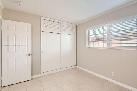 House in Sunrise, Florida 4 bedrooms, 149.48 sq.m. № 1948833 - photo 18