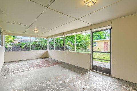 House in Sunrise, Florida 4 bedrooms, 149.48 sq.m. № 1948833 - photo 26