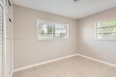 House in Sunrise, Florida 4 bedrooms, 149.48 sq.m. № 1948833 - photo 22