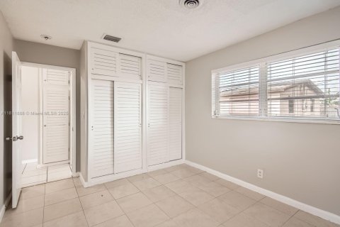 House in Sunrise, Florida 4 bedrooms, 149.48 sq.m. № 1948833 - photo 23