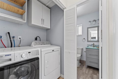 Villa ou maison à vendre à Miami, Floride: 3 chambres, 115.29 m2 № 1954227 - photo 22