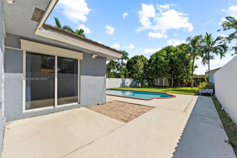 Villa ou maison à vendre à Miami, Floride: 3 chambres, 115.29 m2 № 1954227 - photo 27