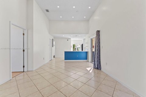 Villa ou maison à vendre à Miami, Floride: 3 chambres, 115.29 m2 № 1954227 - photo 7