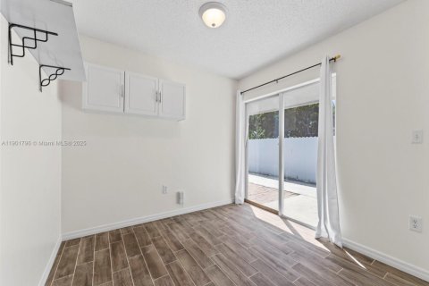 Villa ou maison à vendre à Miami, Floride: 3 chambres, 115.29 m2 № 1954227 - photo 17