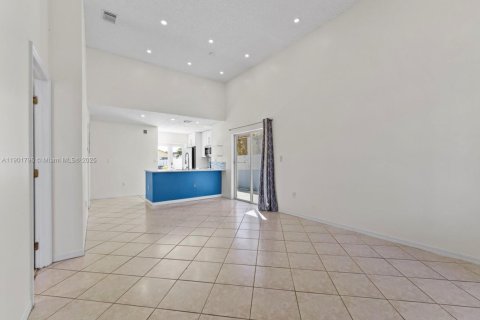 Villa ou maison à vendre à Miami, Floride: 3 chambres, 115.29 m2 № 1954227 - photo 6