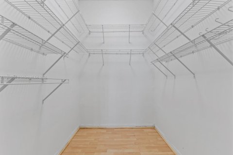 Villa ou maison à vendre à Miami, Floride: 3 chambres, 115.29 m2 № 1954227 - photo 16