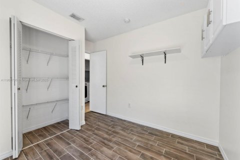 Villa ou maison à vendre à Miami, Floride: 3 chambres, 115.29 m2 № 1954227 - photo 18