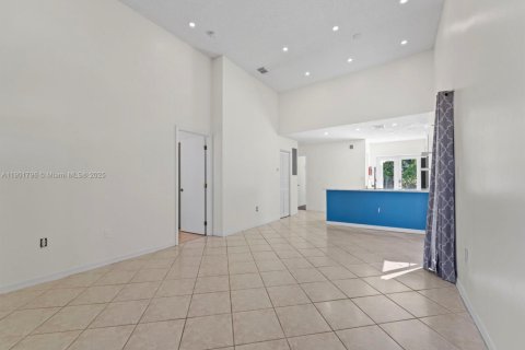 Villa ou maison à vendre à Miami, Floride: 3 chambres, 115.29 m2 № 1954227 - photo 8