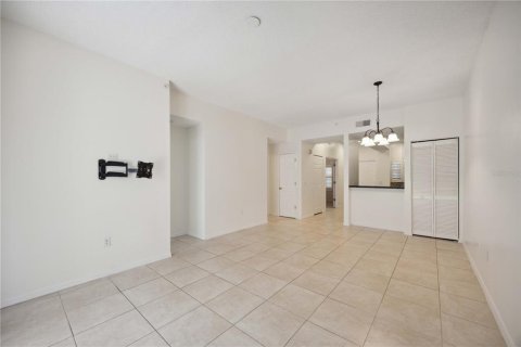 Condo in Sarasota, Florida, 2 bedrooms  № 2137941 - photo 10