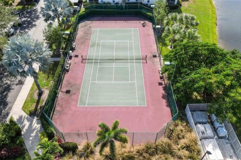 Condo in Sarasota, Florida, 2 bedrooms  № 2137941 - photo 23