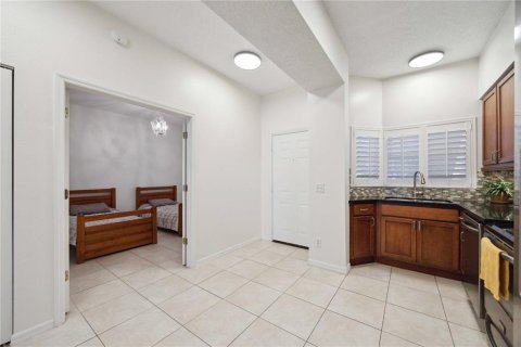 Condo in Sarasota, Florida, 2 bedrooms  № 2137941 - photo 6