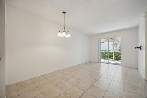 Condo in Sarasota, Florida, 2 bedrooms  № 2137941 - photo 9