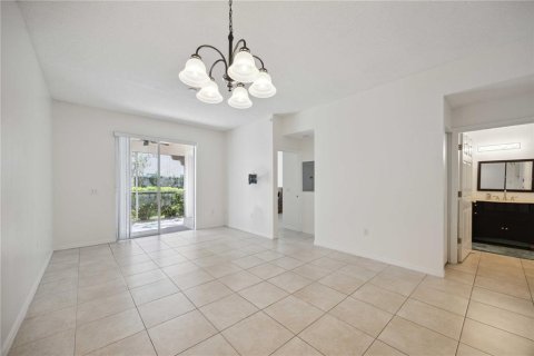 Condo in Sarasota, Florida, 2 bedrooms  № 2137941 - photo 8