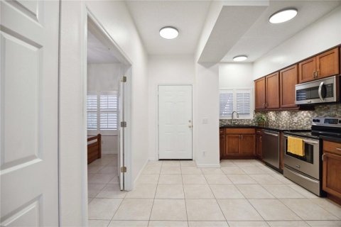 Condo in Sarasota, Florida, 2 bedrooms  № 2137941 - photo 3