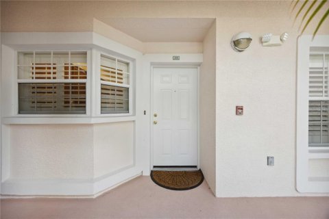 Condo in Sarasota, Florida, 2 bedrooms  № 2137941 - photo 2