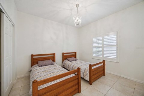 Condo in Sarasota, Florida, 2 bedrooms  № 2137941 - photo 13