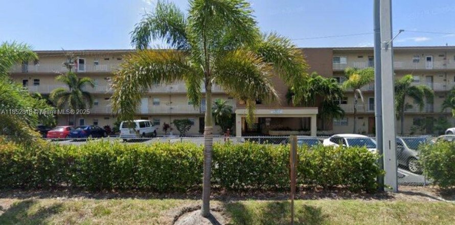 Кондоминиум с 2 спальнями в Бойнтон-Бич, Флорида № 1957436