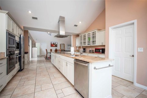 Villa ou maison à vendre à Clermont, Floride: 4 chambres, 259.57 m2 № 2413674 - photo 8