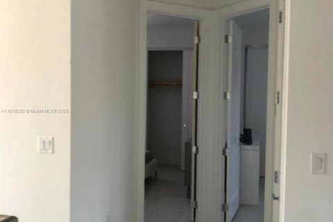 Casa en venta en Doral, Florida, 3 dormitorios, 204.76 m2 № 1942974 - foto 9