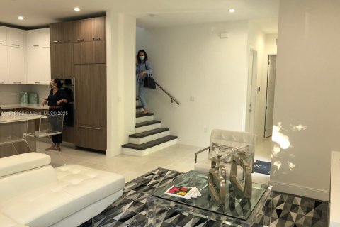 Casa en venta en Doral, Florida, 3 dormitorios, 204.76 m2 № 1942974 - foto 21