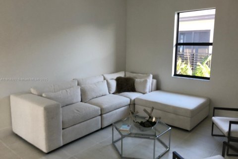 Casa en venta en Doral, Florida, 3 dormitorios, 204.76 m2 № 1942974 - foto 10