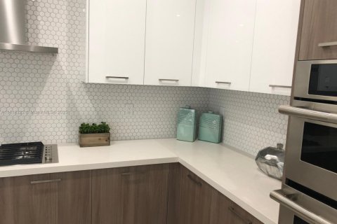 Casa en venta en Doral, Florida, 3 dormitorios, 204.76 m2 № 1942974 - foto 19