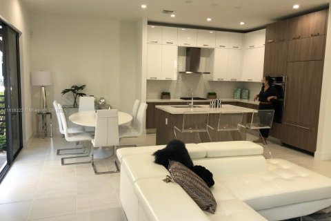 Casa en venta en Doral, Florida, 3 dormitorios, 204.76 m2 № 1942974 - foto 20