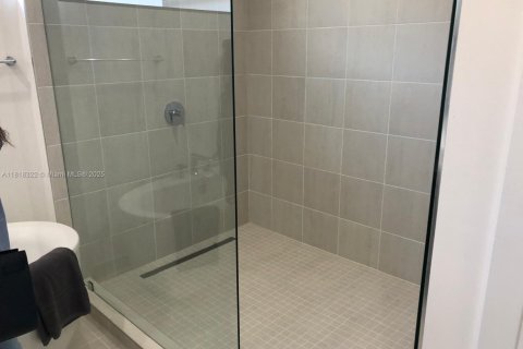 Casa en venta en Doral, Florida, 3 dormitorios, 204.76 m2 № 1942974 - foto 14