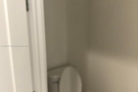 Casa en venta en Doral, Florida, 3 dormitorios, 204.76 m2 № 1942974 - foto 6