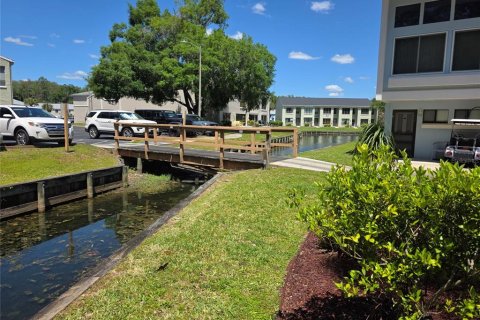 Condo in Lutz, Florida, 2 bedrooms  № 2231708 - photo 2