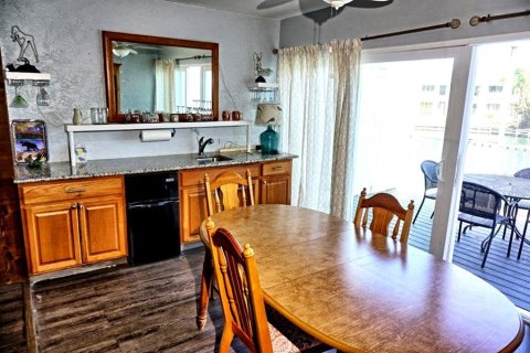 Condo in Lutz, Florida, 2 bedrooms  № 2231708 - photo 10