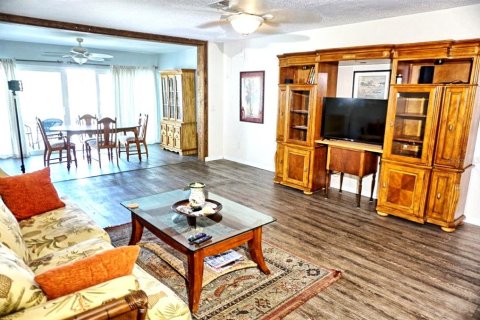 Condo in Lutz, Florida, 2 bedrooms  № 2231708 - photo 4