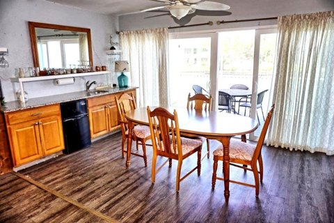 Condo in Lutz, Florida, 2 bedrooms  № 2231708 - photo 9