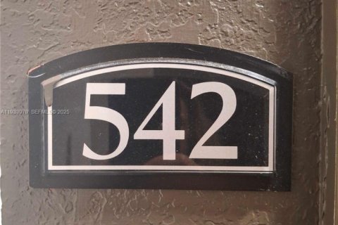 Copropriété à louer à South Miami, Floride: 2 chambres, 93.83 m2 № 1991109 - photo 14