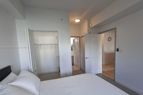 Copropriété à louer à South Miami, Floride: 2 chambres, 93.83 m2 № 1991109 - photo 6