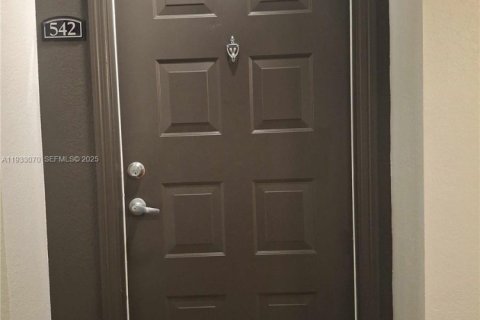 Copropriété à louer à South Miami, Floride: 2 chambres, 93.83 m2 № 1991109 - photo 15