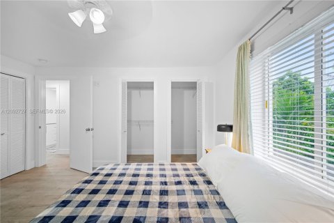 House in Miami, Florida 3 bedrooms, 139.35 sq.m. № 2377143 - photo 23